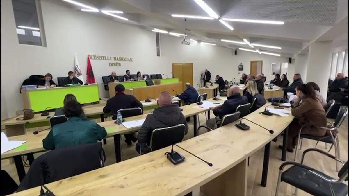 Këshilli Bashkiak Dibër miraton paketën fiskale dhe nr e përgjithshëm të punonjësve