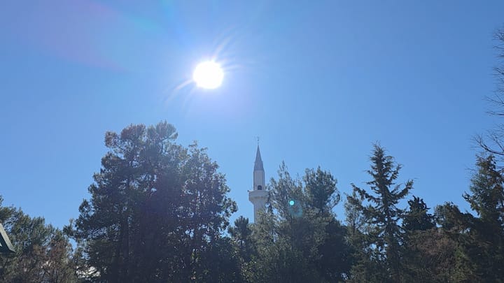 Besimtarët mysliman nisin muajin e Ramazanit