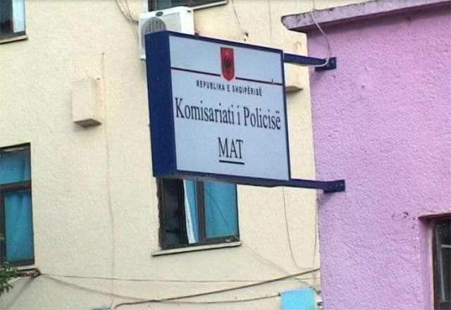 BURREL/Sherr në një lokal , një i lënduar, dy persona shpallen në kërkim