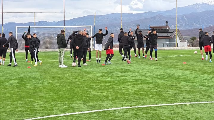 Futboll / Pogradeci – Burreli do të luhet të dielën