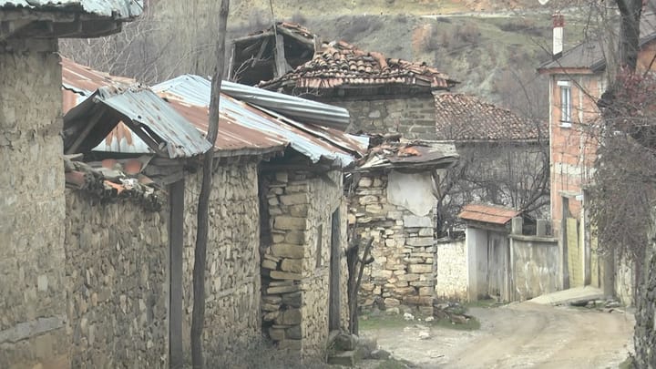 Trebishti, dikur me 700 familje, sot me 130, largimi masiv nga braktisja e shtetit