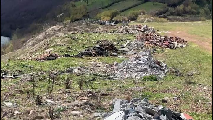 Banorët e Gjoricës kërkojnë largimin e inerteve nga “Fusha e Radikes