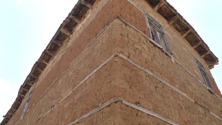 Kullat prej balte që i rezistuan çdo tërmeti