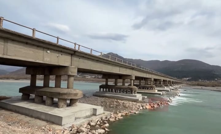 “Dëmtohet qëllimisht Ura e Milotit”, ARRSH: Fugat metalike të urës u dëmtuan si pasojë e një tentative grabitjeje