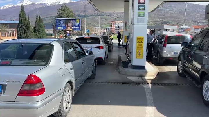 Dyndje drejt MV për tu furnizuar me karburant