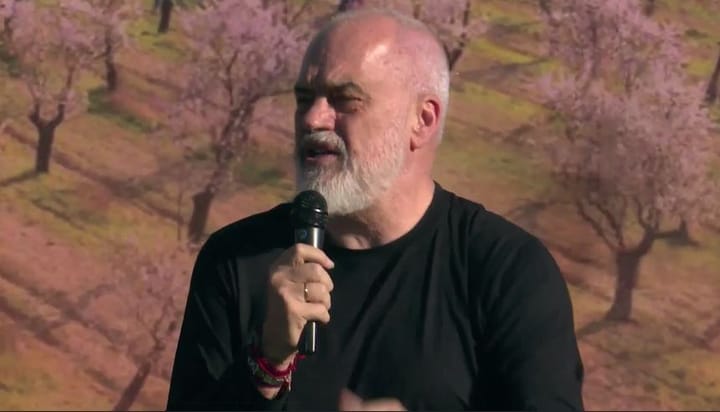 Rama takim me fermerët në Dibër: Do bëjmë kooperativa, por në stilin e BE! Nuk shesim dot produkte me çanta rrugëve të Brukselit