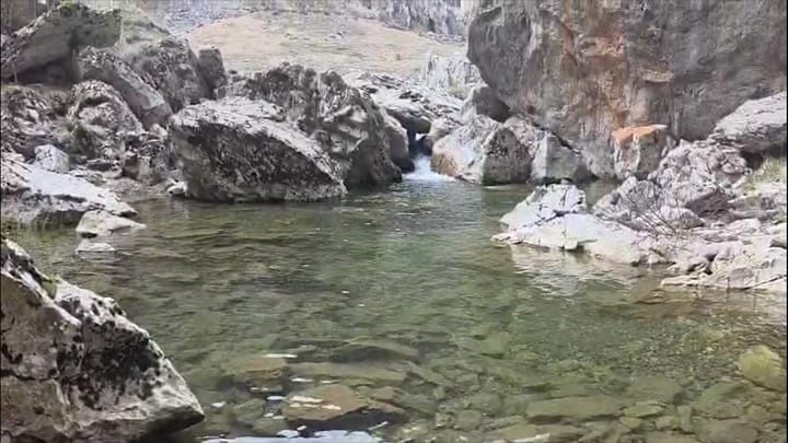 Vali i Martaneshit, dikur në errësirë të plotë, sot po thahet për ujë