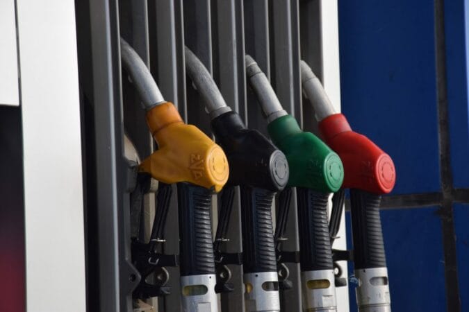 Bordi i Transparencës publikon çmimet e reja, ulet sërish çmimi i naftës, ja mesa do të shitet benzina