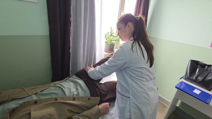 Ulet mosha e prekjes nga sëmundjet reumatizmale, Mjekja Gjoni” shkaqet janë të ndryshme