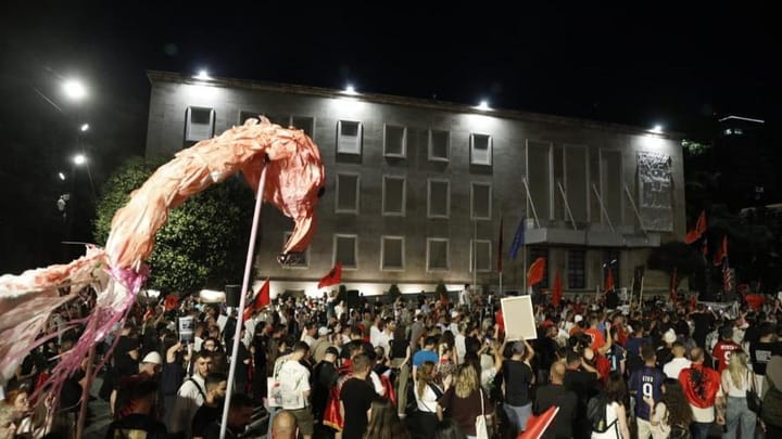 Protesta Jopartiake, Dita 23: Qytetarët Vazhdojnë Rezistencën me Kërkesa të Qarta