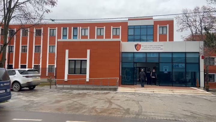E PAZAKONTË NË BULQIZË, BASHKËFSHATARI E QËLLON ME ÇIFTE, E NGATËRRON ME KAFSHËT E EGRA