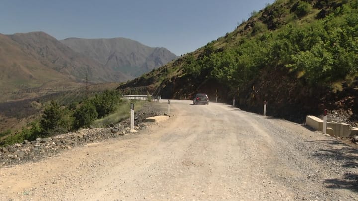 RRUGA E KRASTËS TASHMË EDHE PA MIRËMBAJTJE