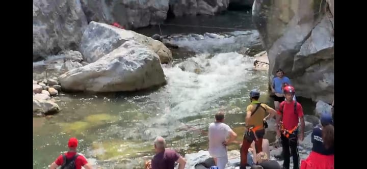 Tragjedi në Klos, ishte duke u stërvitur 38 vjeçari i bie nga shkëmbi dhe mbytet në lumin Mat
