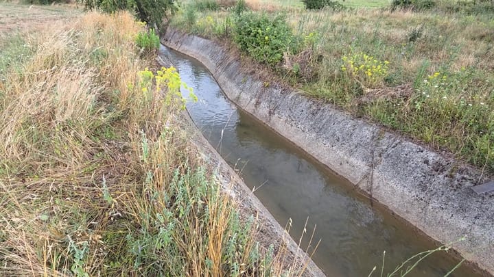 Uji i kanalit të Klosit vjen deri në Mallunxë