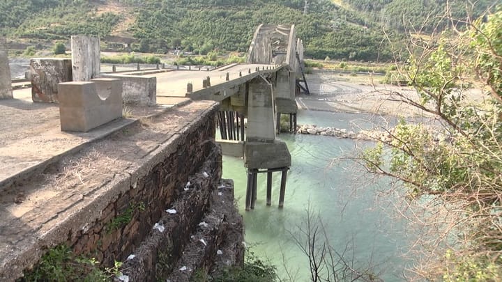 Ura e Zogut, një vepër kaq e rrallë që po lejohet të shembet