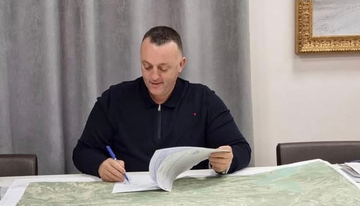 Agron Malaj: Reforma Administrative 2.0 nuk e dëmton Klosin, por e forcon