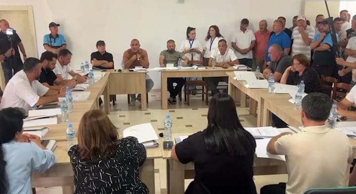 Reforma Territoriale/ Këshillit Bashkiak i Klosit voton kundër bashkimit me Bashikë Mat