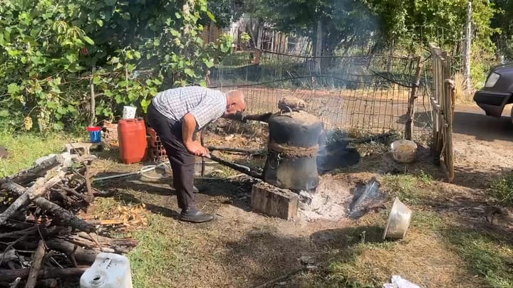 80-VJEÇARI NUK I NDAHET PUNËS, NIS ZIERJEN E RAKISË