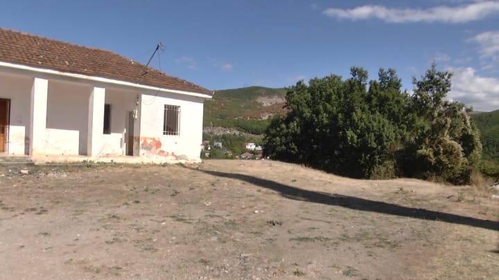 KOVASHICA, FSHATI NË BULQIZË QË PO BRAKTISET EDHE NGA MOSHA E TRETË