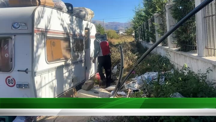 Emigranti i pastrehë në Bulqizë, reagon Shërbimi Social pas lajmit në “Mat TV”