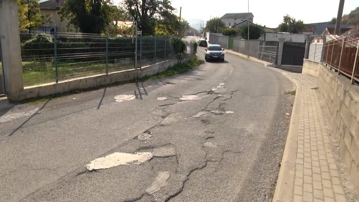 Ura e Çerenecit – Maqellarë, në gjendje skandaloze, drejtuesit e mjeteve: si në kohën e komunizmit