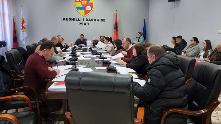 MBLIDHET KËSHILLI BASHKIAK MAT, MIRATOHEN 15 PIKAT E RENDIT TË DITËS