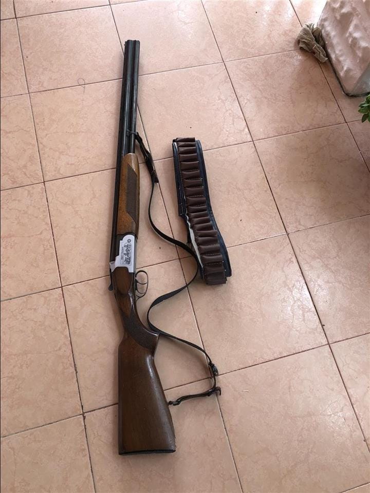 MAT/Lëvizte në rrugët e fshatit me armë gjahu. Poseduesi i armës ishte një 17- vjeçar,i cili kapet dhe procedohet penalisht.