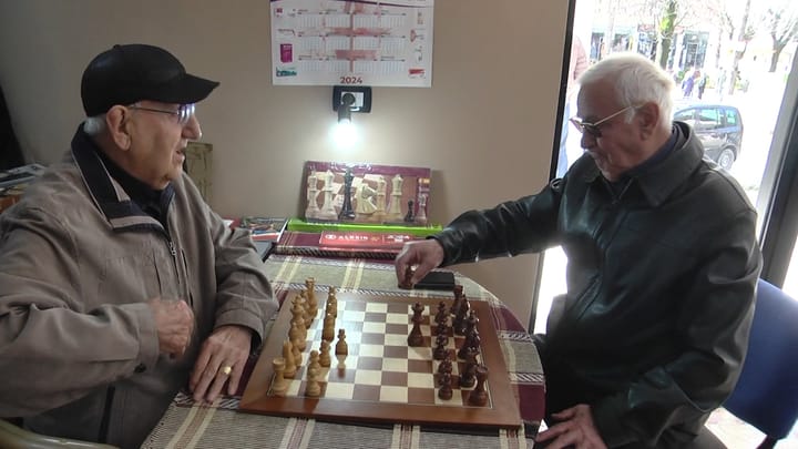 Rehabilitohet Qendra e të Moshuarve Dibër, të moshuarit marrin kafe e çaj falas