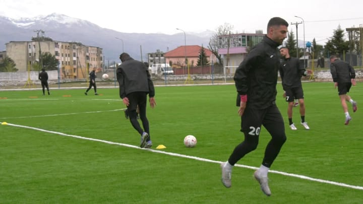 Futboll / Nesër, Burreli – Kastrioti ora 13 e 30 në “Liri Ballabani”