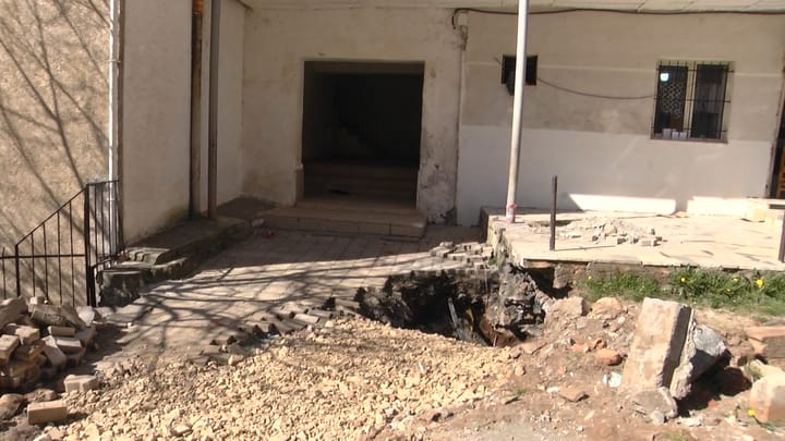 BULQIZË / SISTEMIMI I UJËRAVE TË ZEZA SJELL PROBLEME