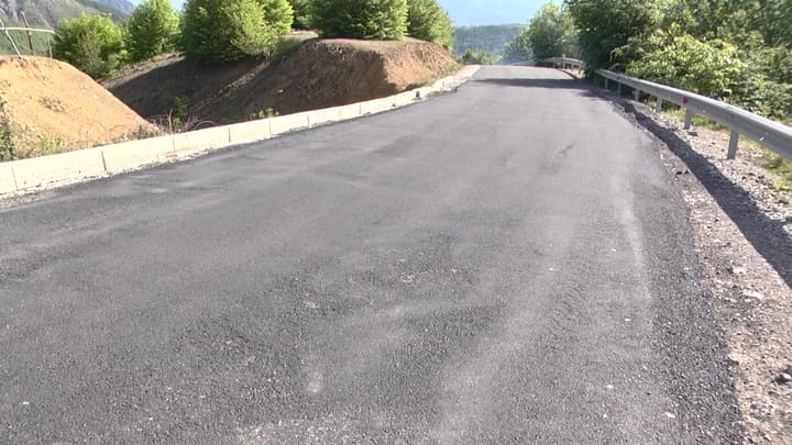 Reagim pas kronikës në Mat Tv: Mbushen gropat në bajpasin e Murrizit