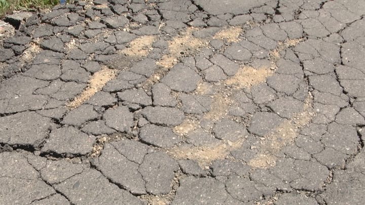 QAF BUALL – KLOS,FIRMA MIRËMBAJTËSE FAJËSON MJETET E RËNDA, KËTA TË FUNDIT, FIRMËN