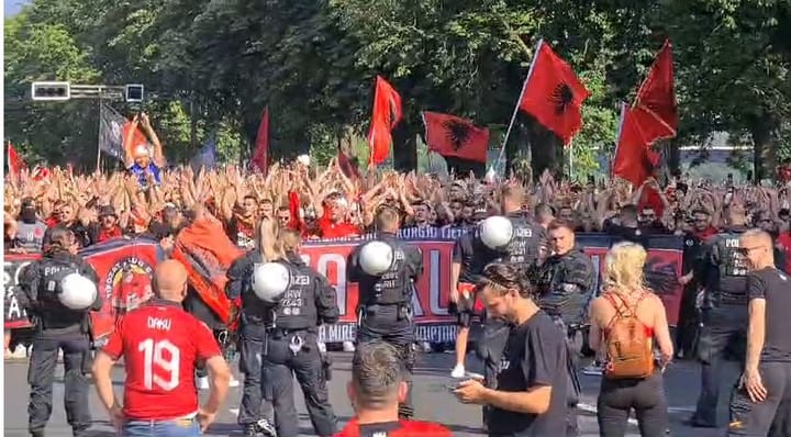 Trajneri i kombëtares Sylvinho pas zbritjes në Shqipëri: Faleminderit të gjithëve, e ardhmja e kombëtares është e ndritur!