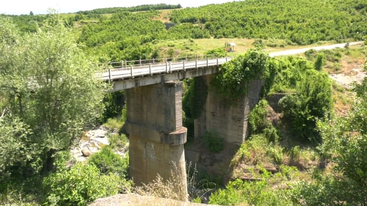 Investimi në urën e Karicës mbetet në letër