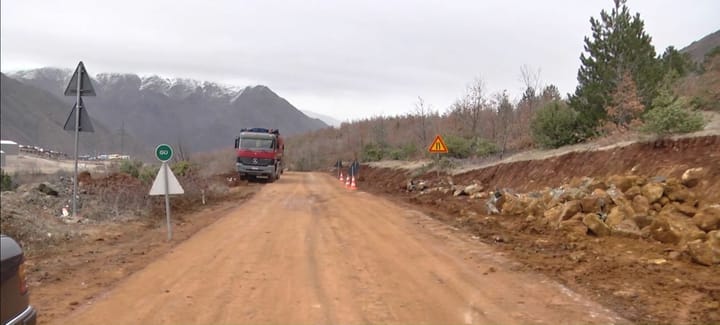 Mbyllet procedura e tenderimit, pritet fituesi i mirëmbajtjes së rrugës Ura e Matit – Rrëshen