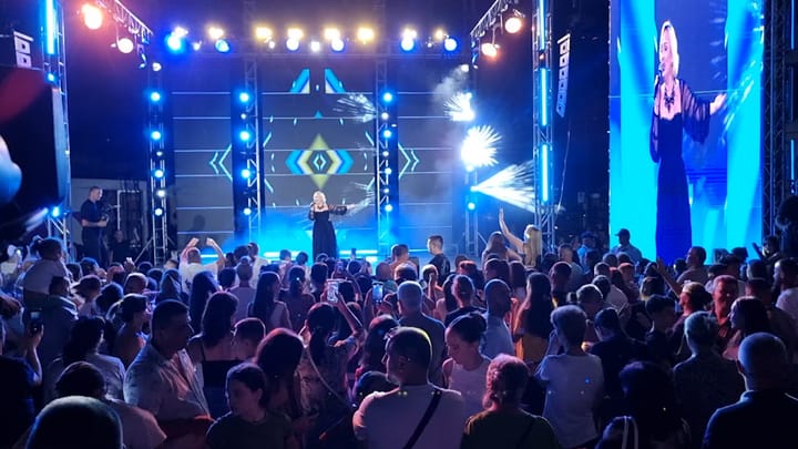 Maratona “Këngë moj” ndalet në qytetin e Burrelit