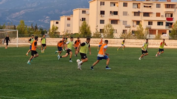 Kalendari e vë Burrelin përballë Flamurtarit në ndeshjen e parë