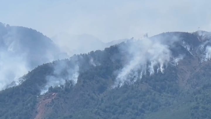 Bulqiza nën "pushtetin" e flakëve, vatër e madhe zjarri edhe në fshatin Gjuras