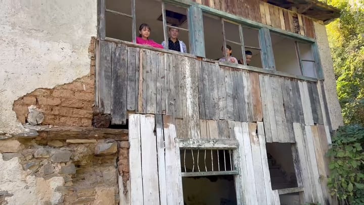 Shkolla Smollik në kushte të mjerueshme