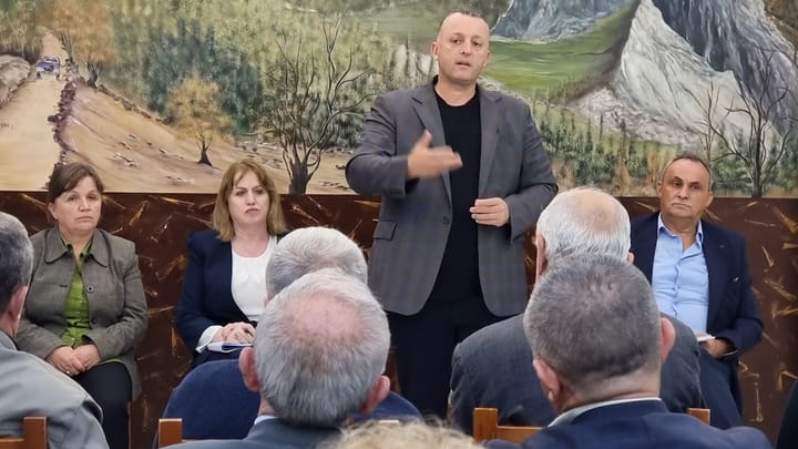 Dëgjesa publike me banorët e bllokut numër 2 të lagjes “Partizani”