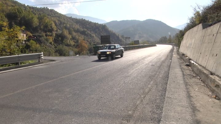 Xibër, banorët kërkojnë nënkalim në rrugën e Arbrit