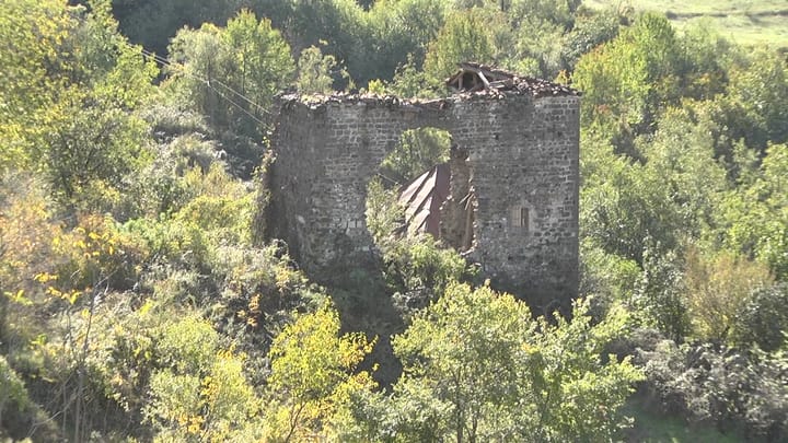 Staveci, fshati që dikur kishte 100 banorë, sot kanë mbetur vetëm dy të moshuar