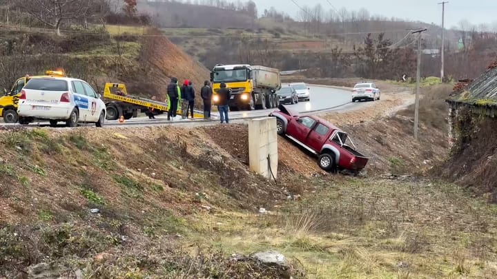 Dibër / Aksident në Melan, 3 persona përfundojnë në spital