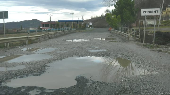 Infrastrukturë / Ura e Matit – Rrëshen, në mëshirë të fatit edhe pse me mirëmbajtës