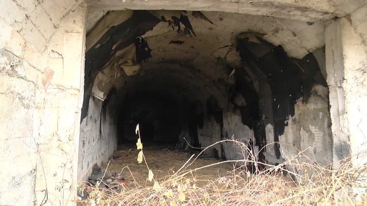 Objektet ushtarake në Dovolan të kthyer në rrënoja