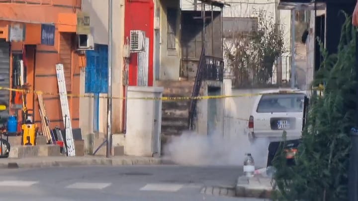 Burrel, Për tre orë zona mbetet e rrethuar. Ekspertët antieksploziv kryejnë shpërthim të kontrolluar.