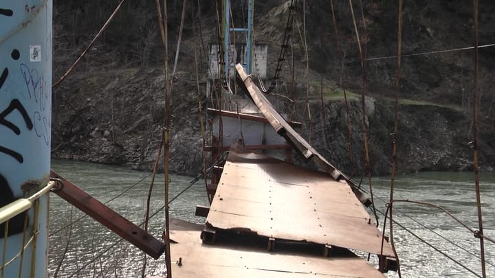 Kurbin / Ura në Skuraj, vijon të degradohet, asnjë masë e marrë deri tani