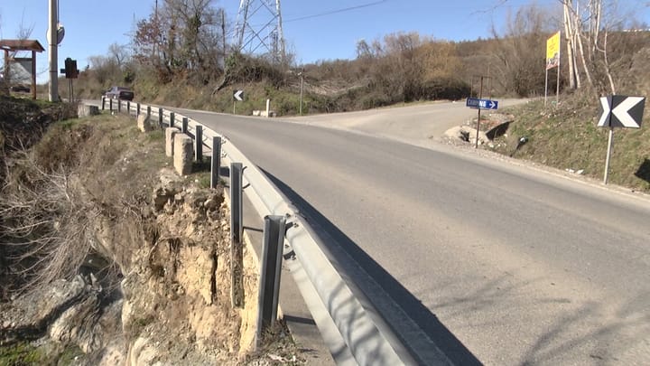 Asnjë masë e marrë për rrugën nacionale në Suç, rreziku vijon të jetë evident