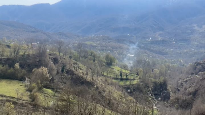 Sulltan Nevruzi në Klos, banorët: nuk duhet të presim pemët