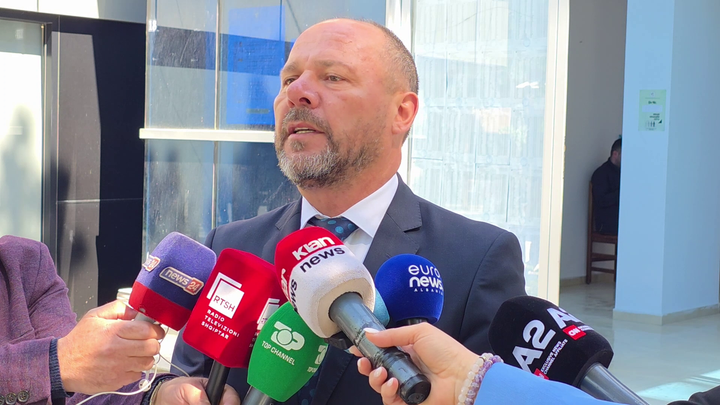 Xhelal Mziu voton në Dibër, thirrje qytetarëve: Votoni!